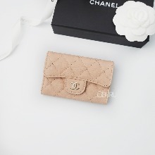 샤넬 클래식 플랩 똑딱이 카드 지갑 캐비어 핑크 베이지 금장 AP0214 - 부루 구매대행